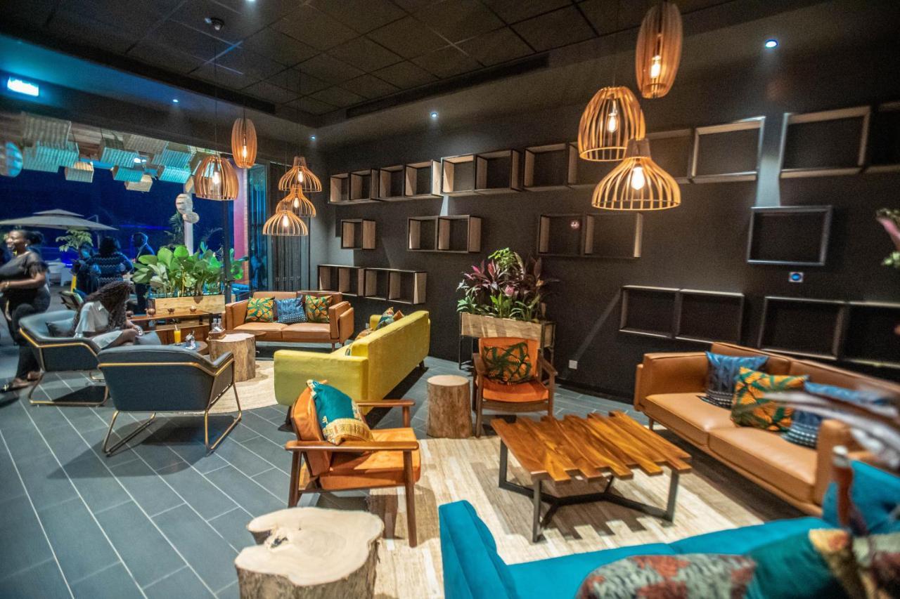 Onomo Hotel Кампала Экстерьер фото