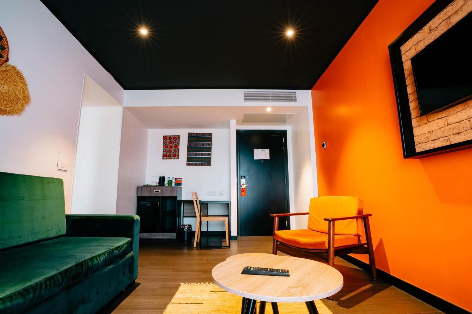 Onomo Hotel Кампала Экстерьер фото