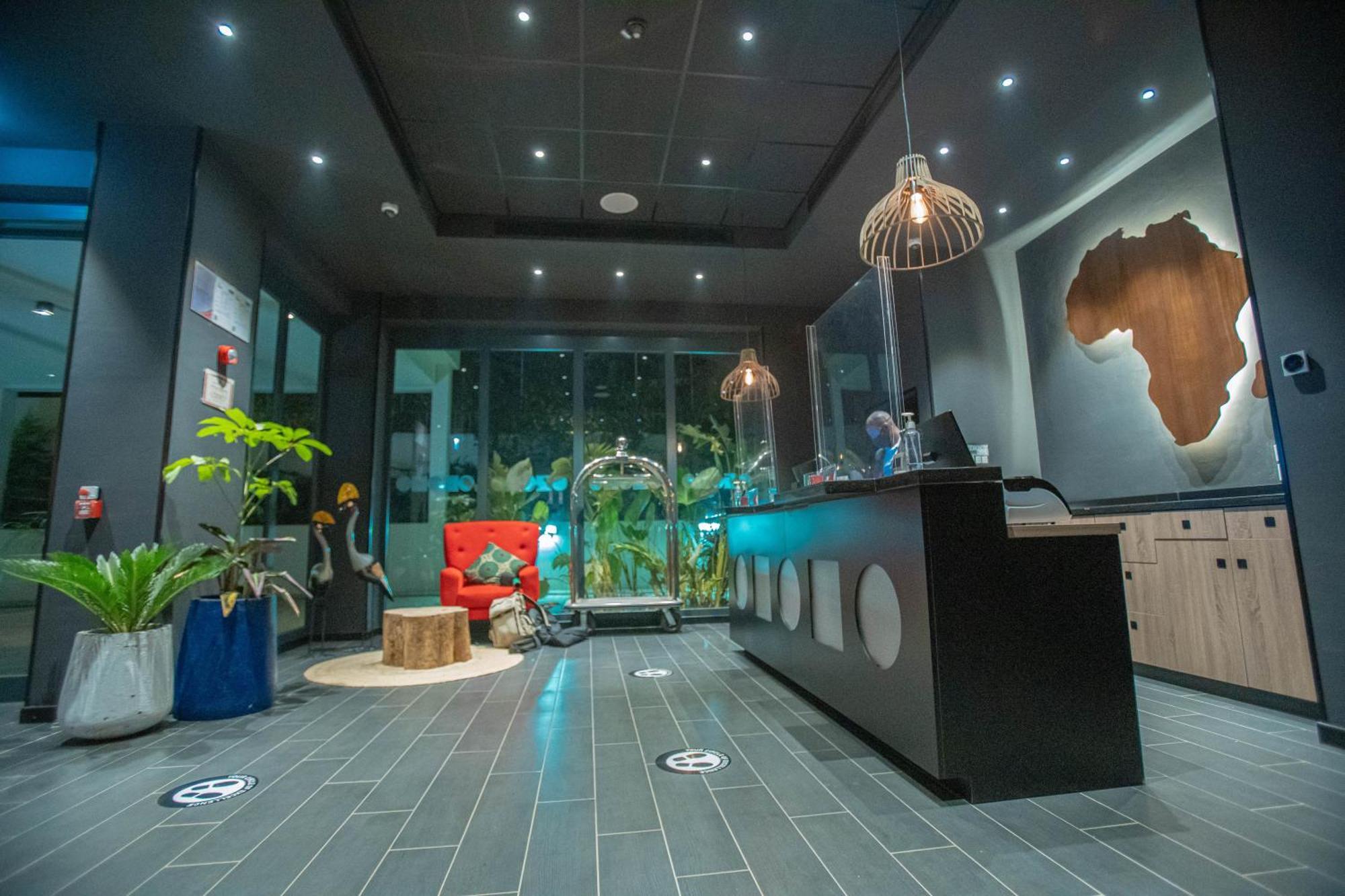 Onomo Hotel Кампала Экстерьер фото