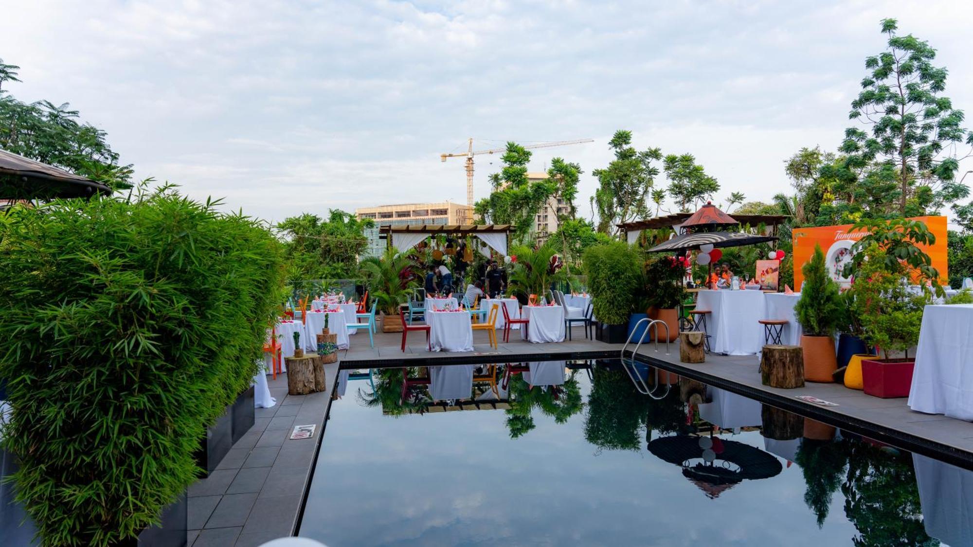 Onomo Hotel Кампала Экстерьер фото