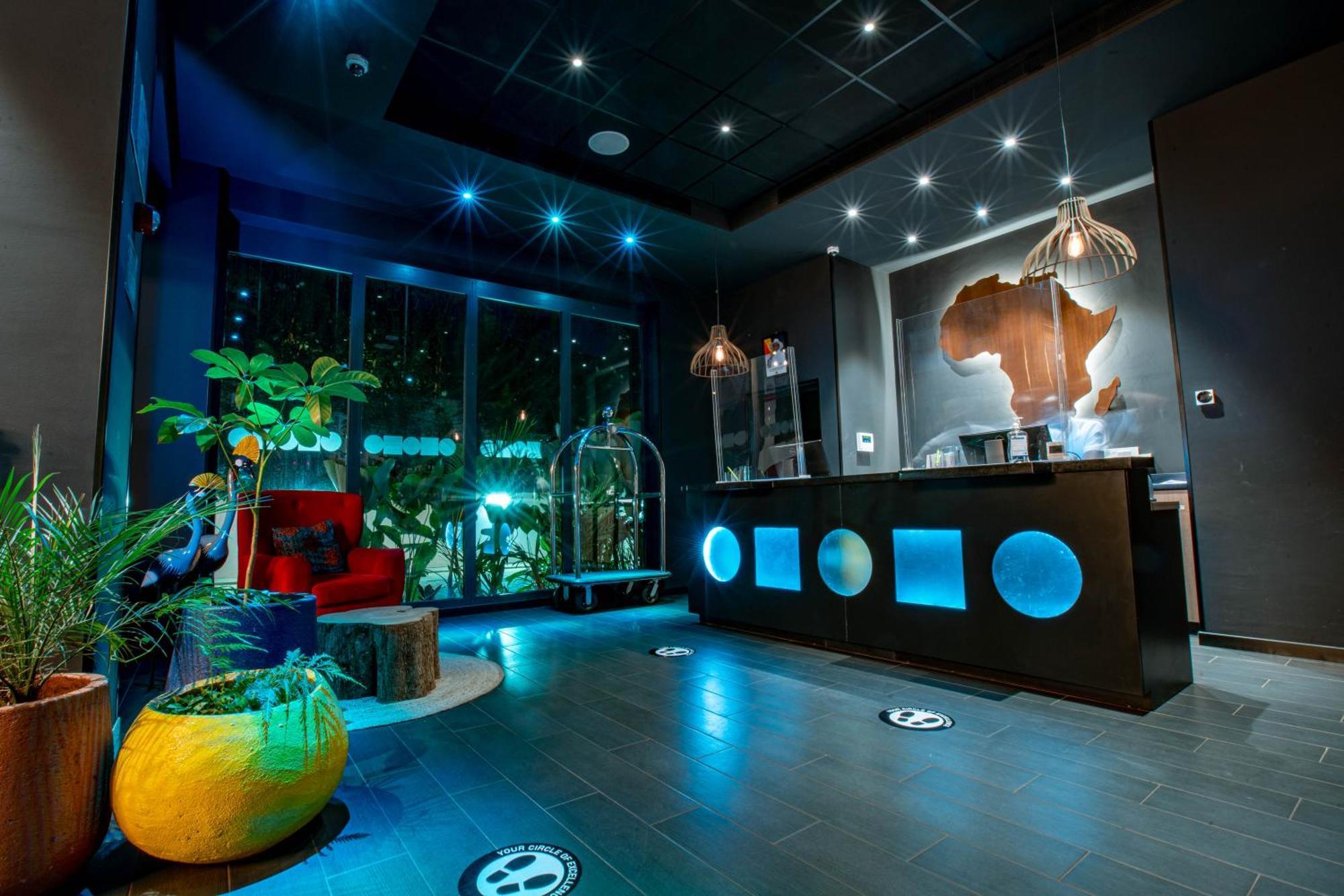 Onomo Hotel Кампала Экстерьер фото